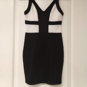 Guess Sleeveless Black And White Bodycon Dress